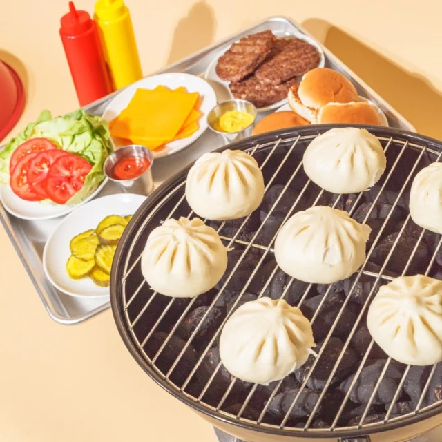 A cheeseburger bao? Say LESS. 🍔

#bao #cheeseburger #cheeseburgerbao #wowbao #foodie #foodstagram #foodporn #snackonsomethingsteamy #targetfinds #target #targethaul